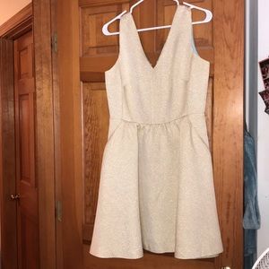 Vineyard vines stunning gold dress